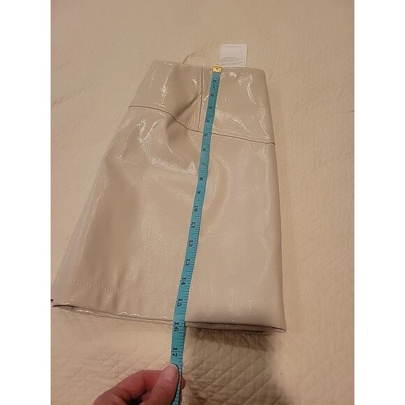 NWT 7 FOR ALL MANKIND Glazed Faux Leather Mini Skirt in Oyster Size M - Picture 13 of 13